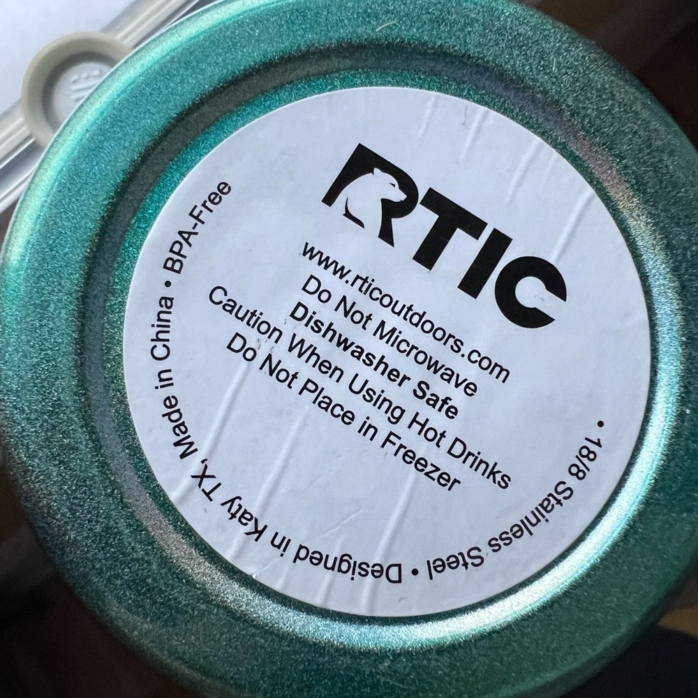 RTIC 20 oz Travel Mug with Lid and Handle - Picture 3 of 6